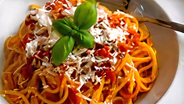Linguine Marinara.